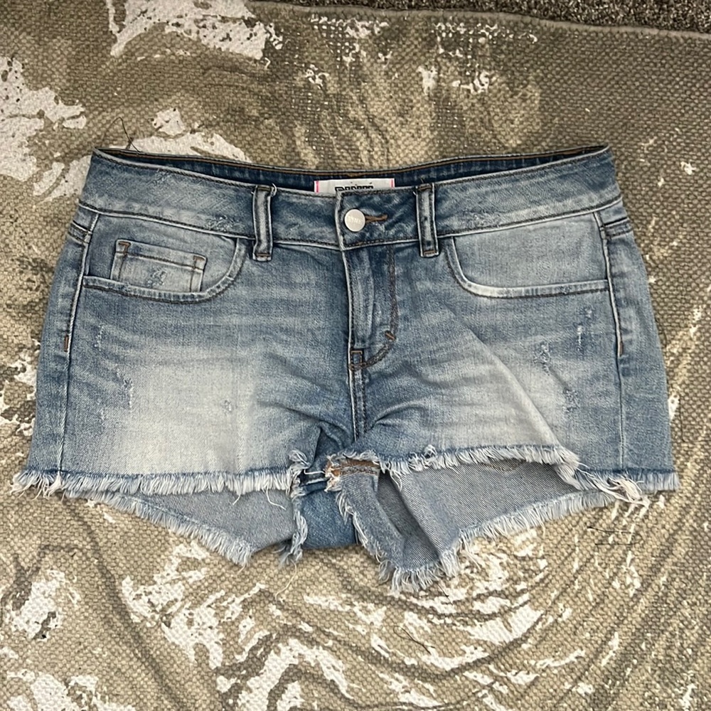 EUC size 4 pink denim shorts with pockets